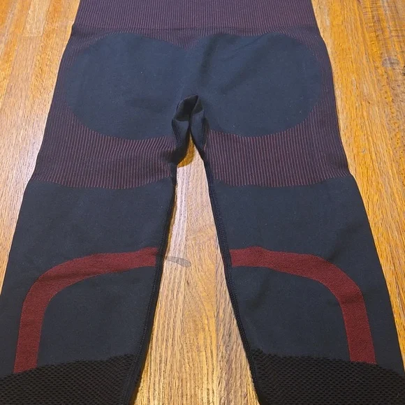 Women Small Black Red Compression Mesh Vent Active Workout Yoga Leggings - Picture 7 of 8